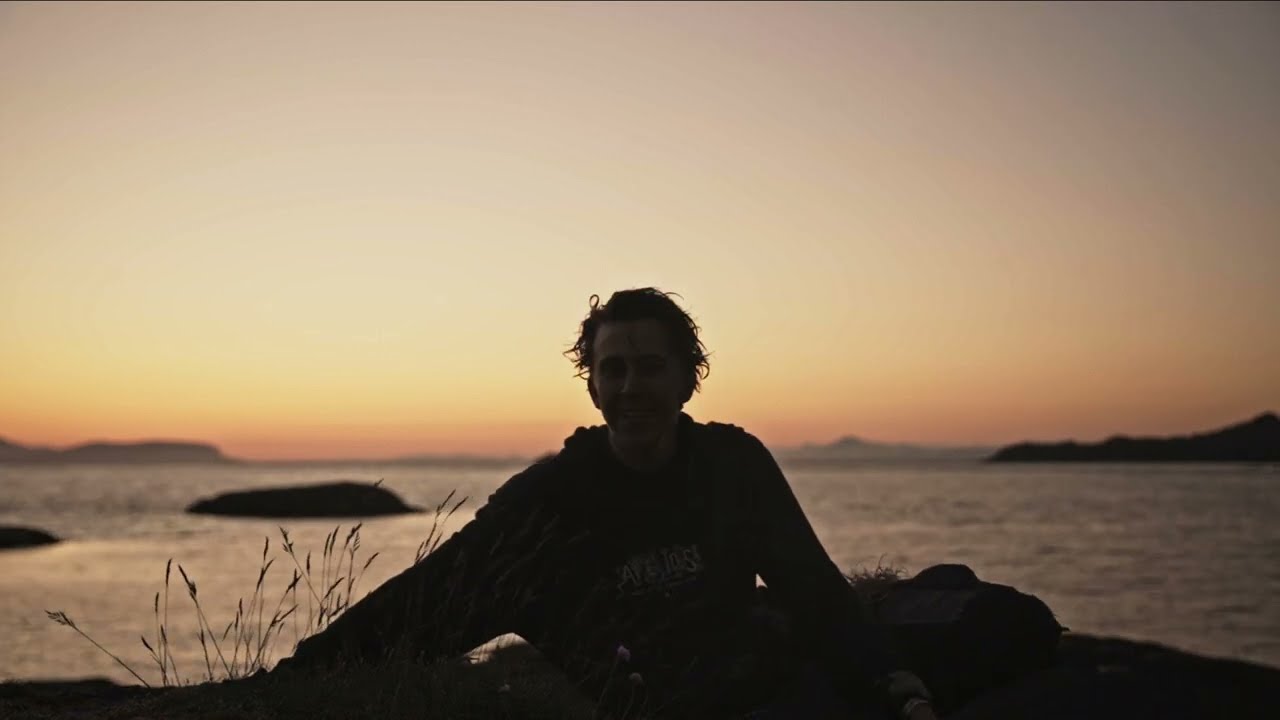 Watch Finnegan Tui - Summer Rain (Official Visualiser) on YouTube Watch Finnegan Tui - Summer Rain (Official Visualiser) on YouTube