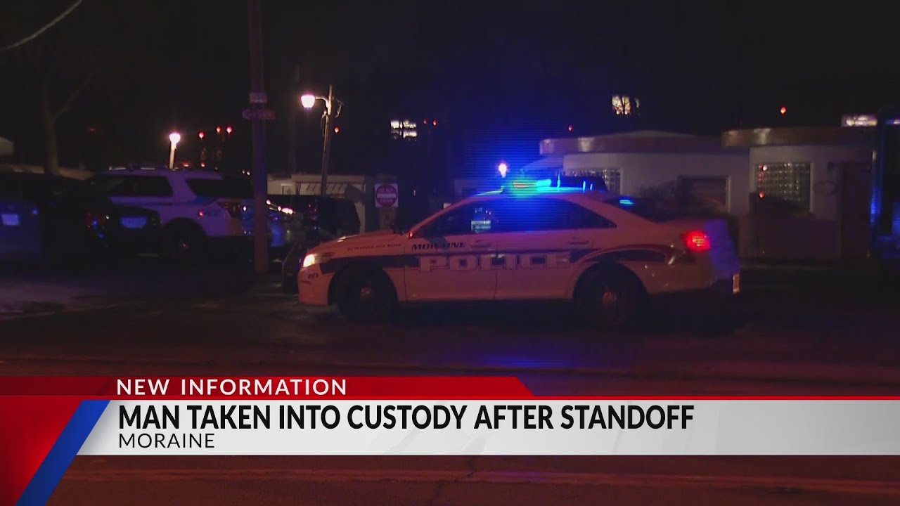 Man arrested after hourslong standoff with SWAT in Moraine