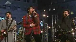 Jonas Brothers Girl Of My Dreams - Christmas at Rockefeller Center (HQ)
