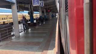 22880 (TPTY-BBS) departing Tirupathi station