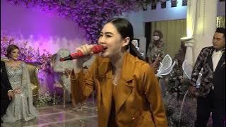 NELLA KHARISMA - Mendung Tanpo Udan