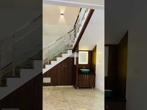 Video: Stairs in the apartment to the second floor: views, design. duplex apartments