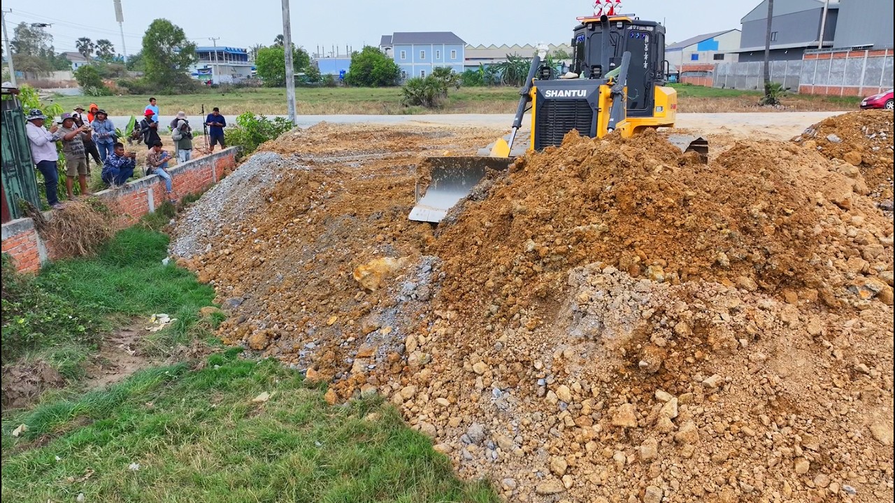 Incridible!!Bulldozer SHANTUI C3 Push Stone And DumpTruck 10Wheel   Delivery Stone Filling Land