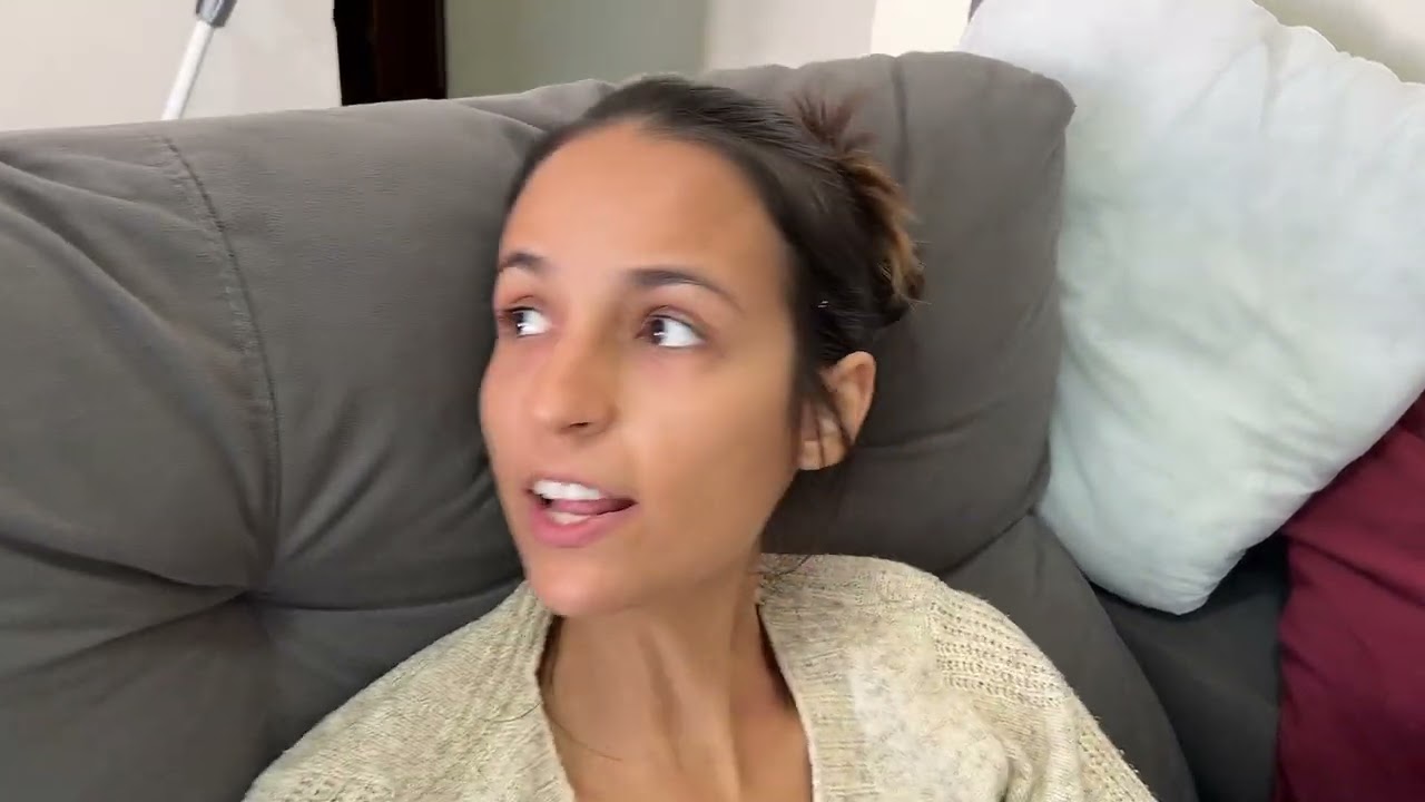 Dona clementina resolve ter um novo estilo e a filha não aceita