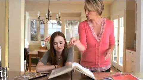 Madeline Carroll - Avery NoteTabs Commercial