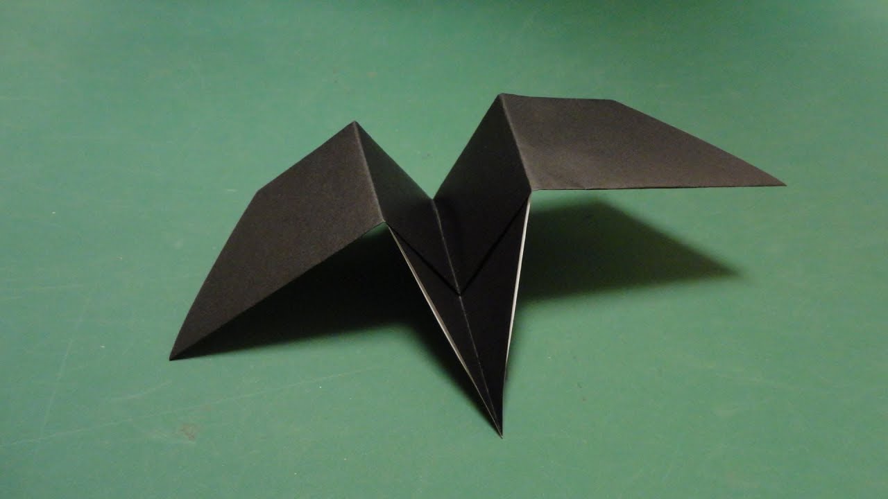 ハロウィンの折り紙 コウモリ の簡単な折り方 パタパタ すくすく折り紙ちゃんねる