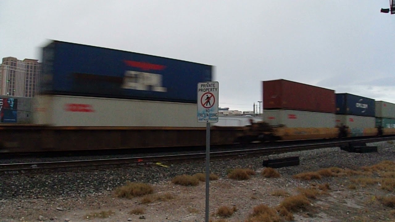 Union Pacific 5503 Northbound Z-Train - Las Vegas, NV USA 12/28/2021