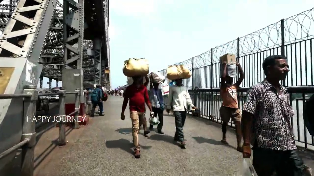 HOWRAH BRIDGE, REAL LIFE IN KOLKATA(CALCUTTA).DAILY LIFE IN KOLKATA.WALKING IN KOLKATA.INDIA.