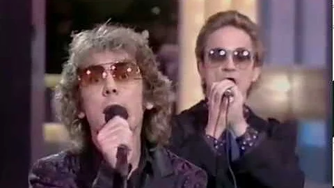 The Flying Pickets - "Sun Ain't Gonna Shine" on Des O'Connor (1985/6)