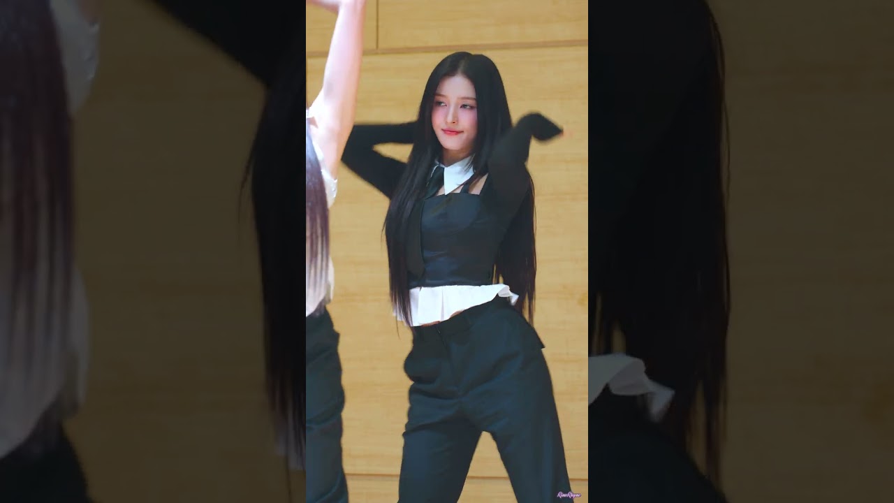 250914 모모랜드(MOMOLAND) - RODEO  낸시 8K 직캠 fancam @현대아트홀 팬싸인회
