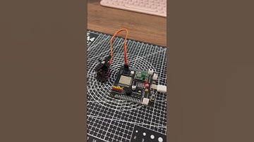 Servomotor con ESP32                                    #esp32project #arduino #maker #diy #servo