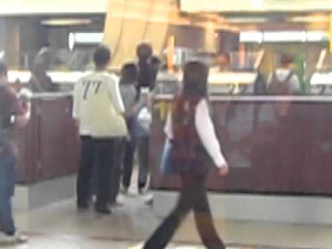 100926in桃園機場等候容和送機意外拍到同天離台的帕妃2