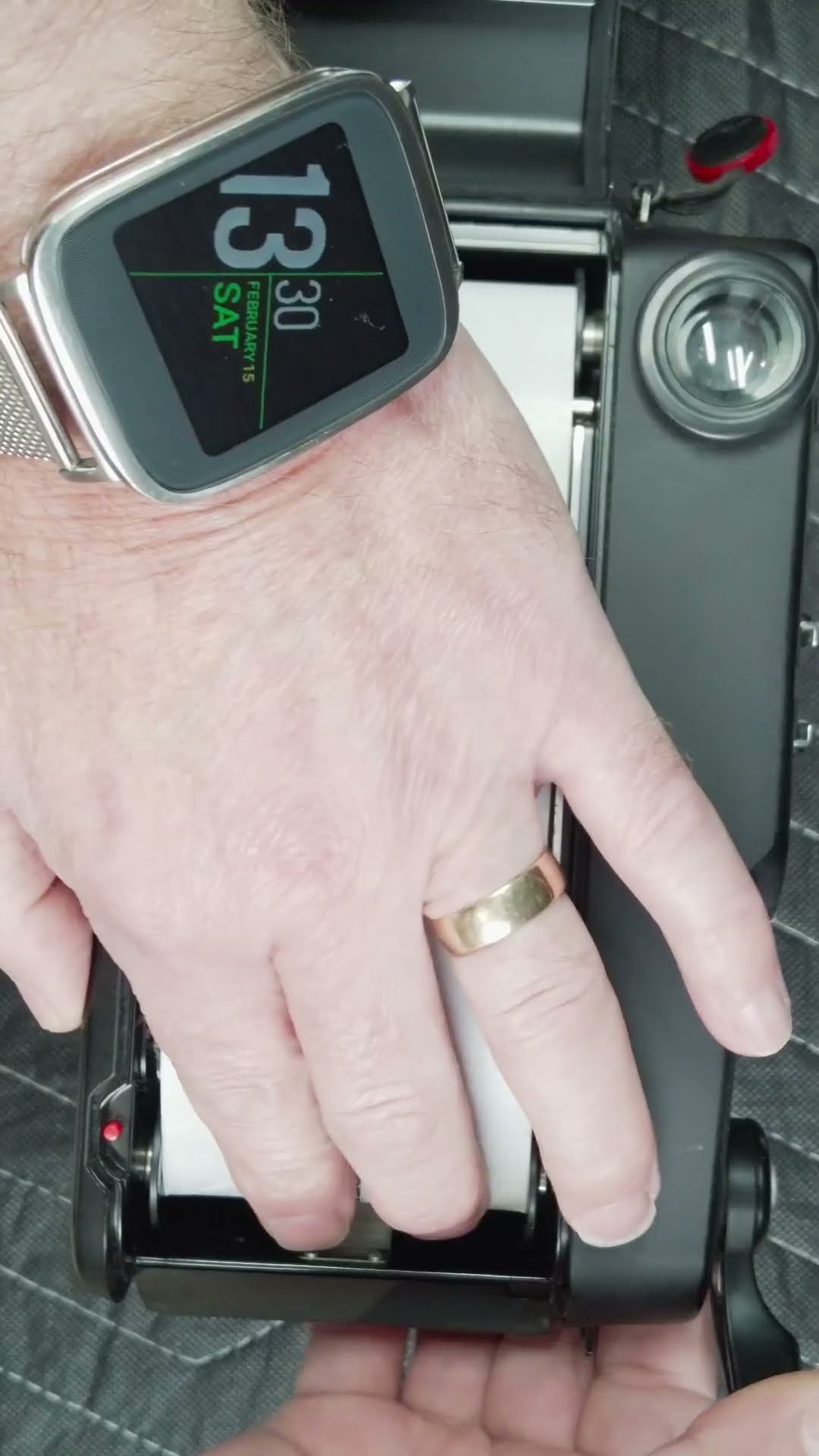 Loading film in the Fuji GSW690iii - YouTube
