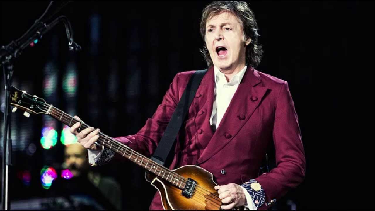 Пол маккартни в кафе. Пол маккартни битлз. Mccartney пол маккартни. Пол маккартни в молодости. Paul mccartney 2022.