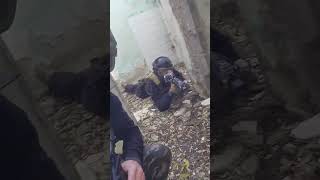 תפסתי עמדה בבניין הורוד מתחם איירסופט בית דגן.