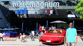 In the central area, it also houses "maremagnum" (a shopping mall and
nightlife complex), a multiplex cinema, imax port vell (large-format
cinema complex...