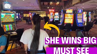 LAS VEGAS GIRL WINS BIG | FOUR TIMES PAY SLOT (DOUBLE 4) screenshot 5
