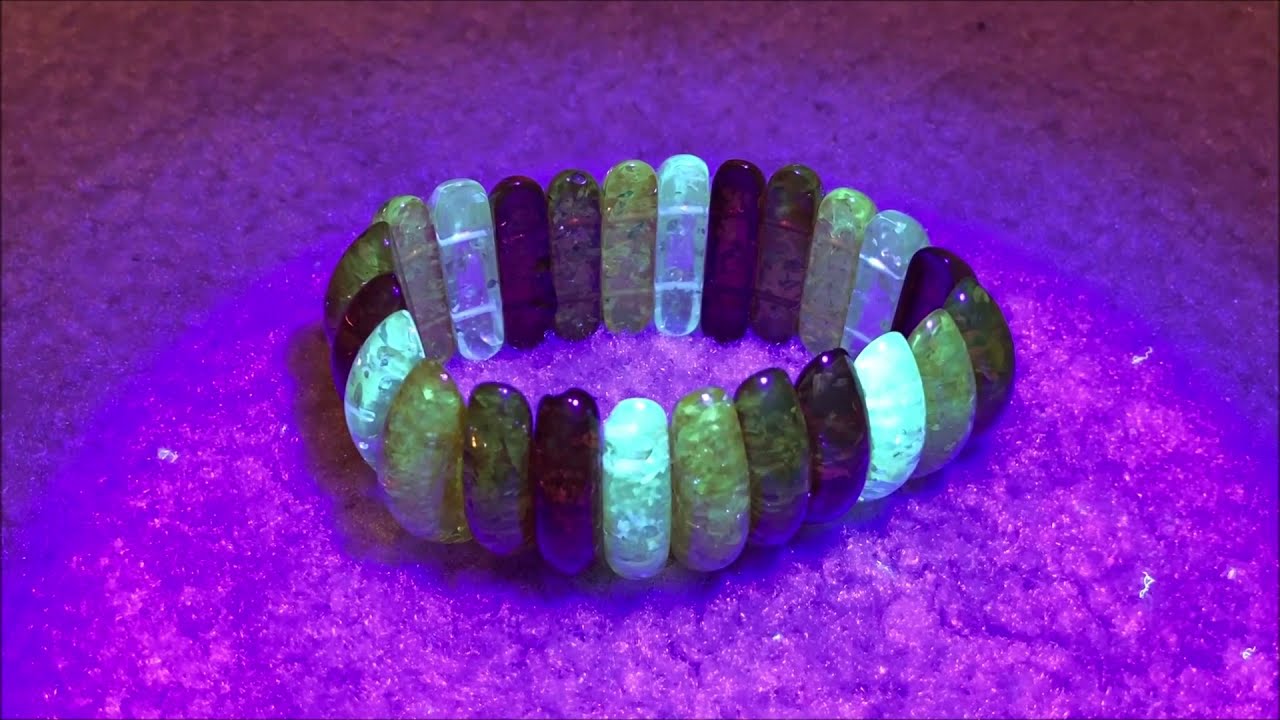 Leonardoda Transportere Menstruation Checking Amber Under UV Light: Real or Fake? Смотрим на янтарь под  ультрафиолетом - YouTube