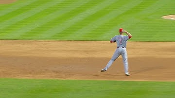 CIN@COL: Cozart shuffles across to make a tough out