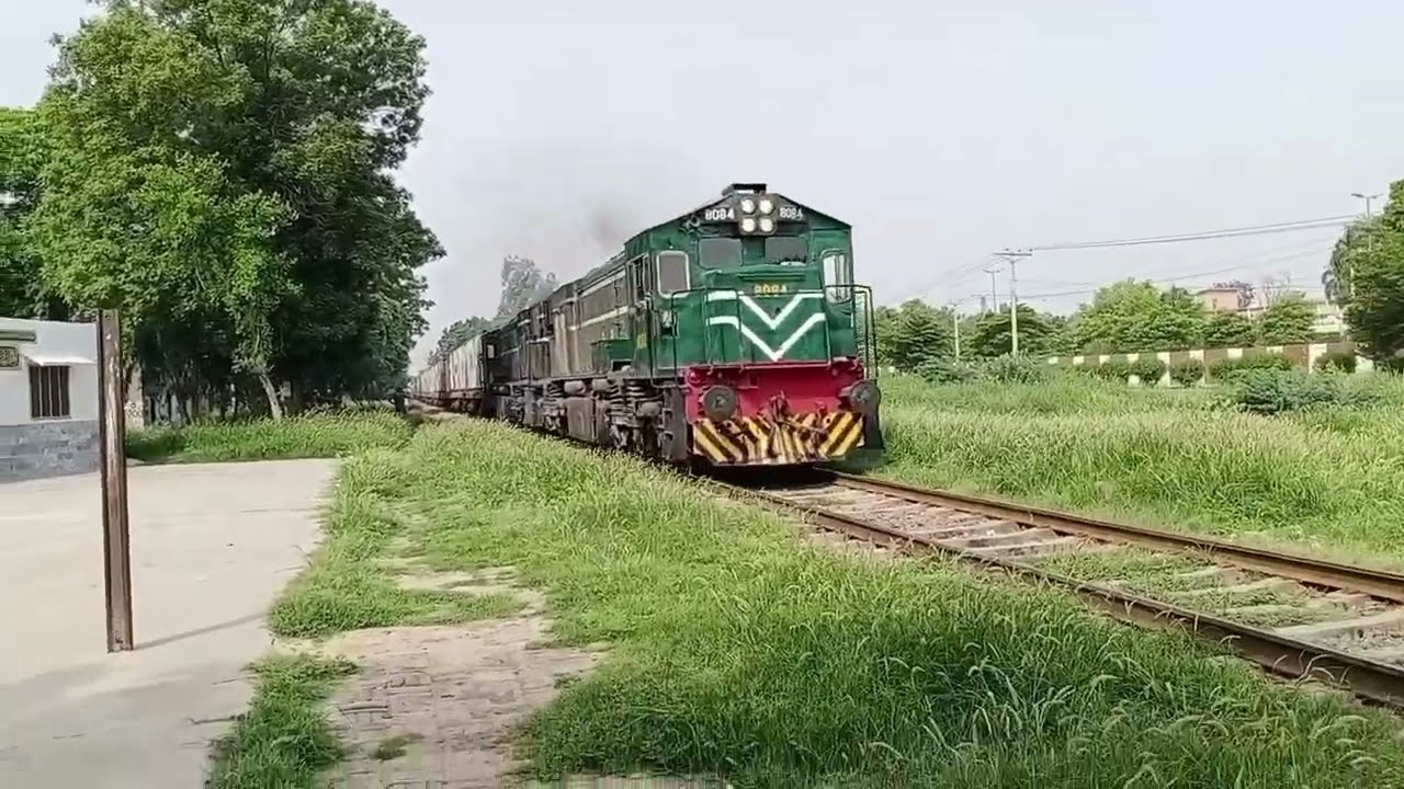 ND Mughal uploaded Pakistan railway best train | Faisalabad railway station | enjoy your train lover