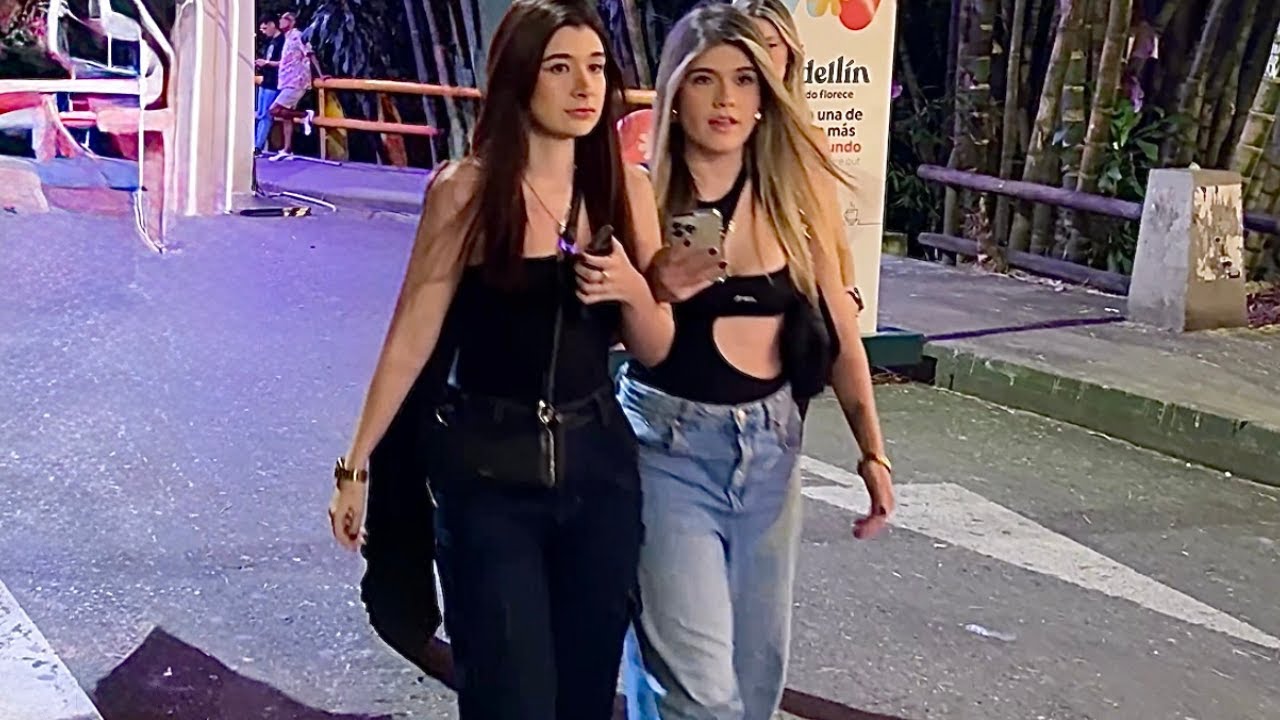 THIS IS NIGHTLIFE IN PROVENZA AND LLERAS PARK MEDELLIN COLOMBIA [4K SCENES]