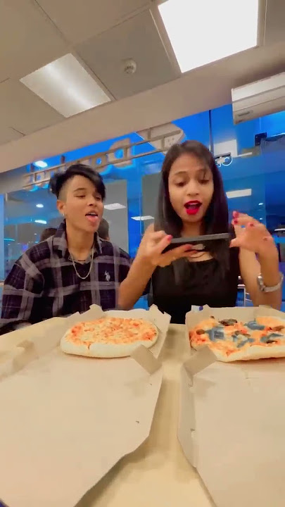 Pizza party 😂 #youtubeshort #youtube #shorts  / Cute Shivani 05 @chotanawab ￼