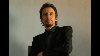 Matt King's Super Secretive Love Life & His Career Wealth