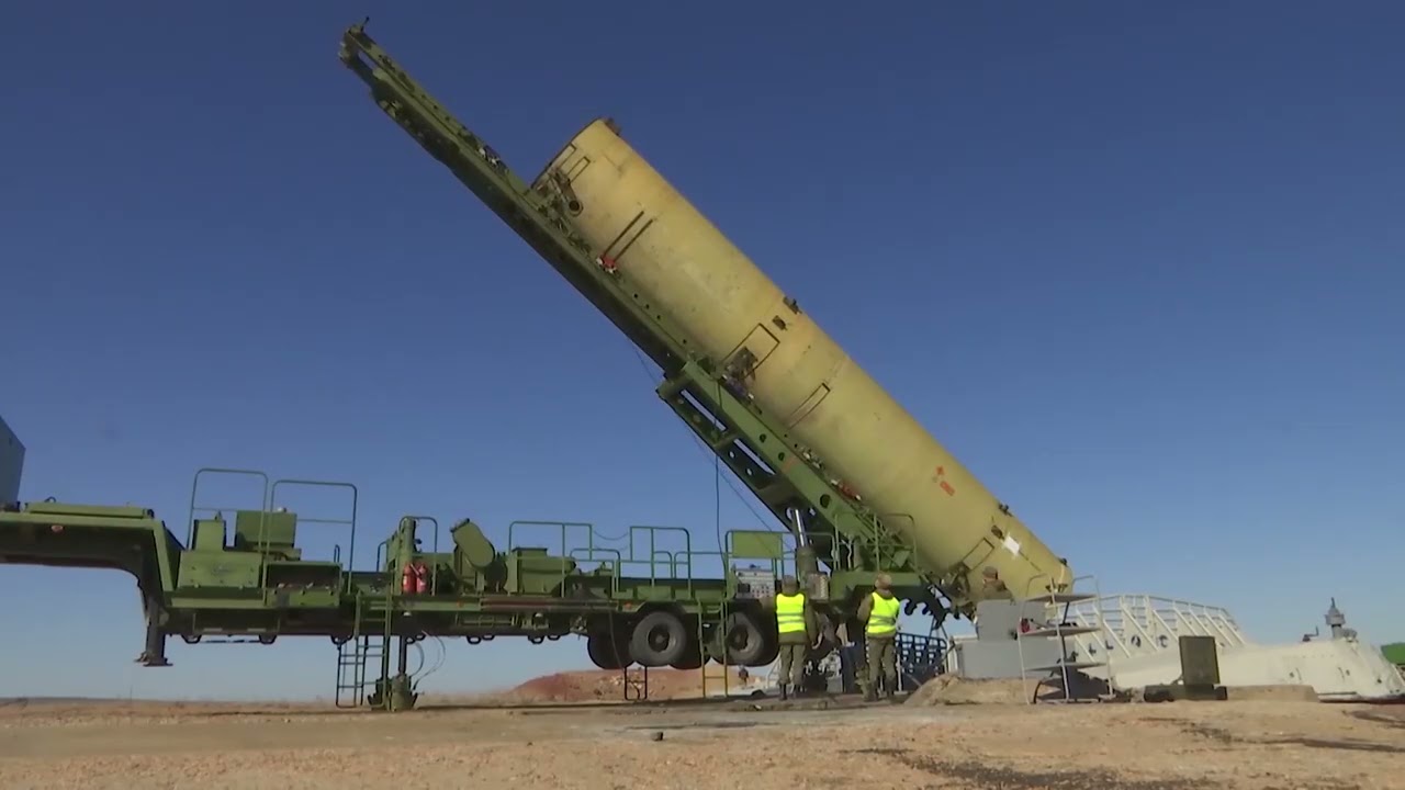 Испытательный пуск новой ракеты российской системы ПРО на полигоне Сары-Шаган в Казахстане