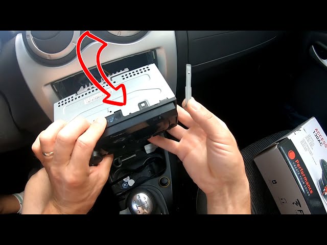 How to remove a PIONEER radio- Comment extraire poste autoradio