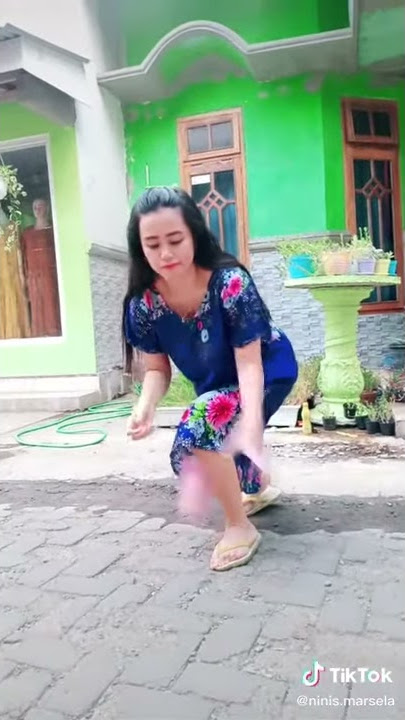nemu uang kok karet yang di ambil
