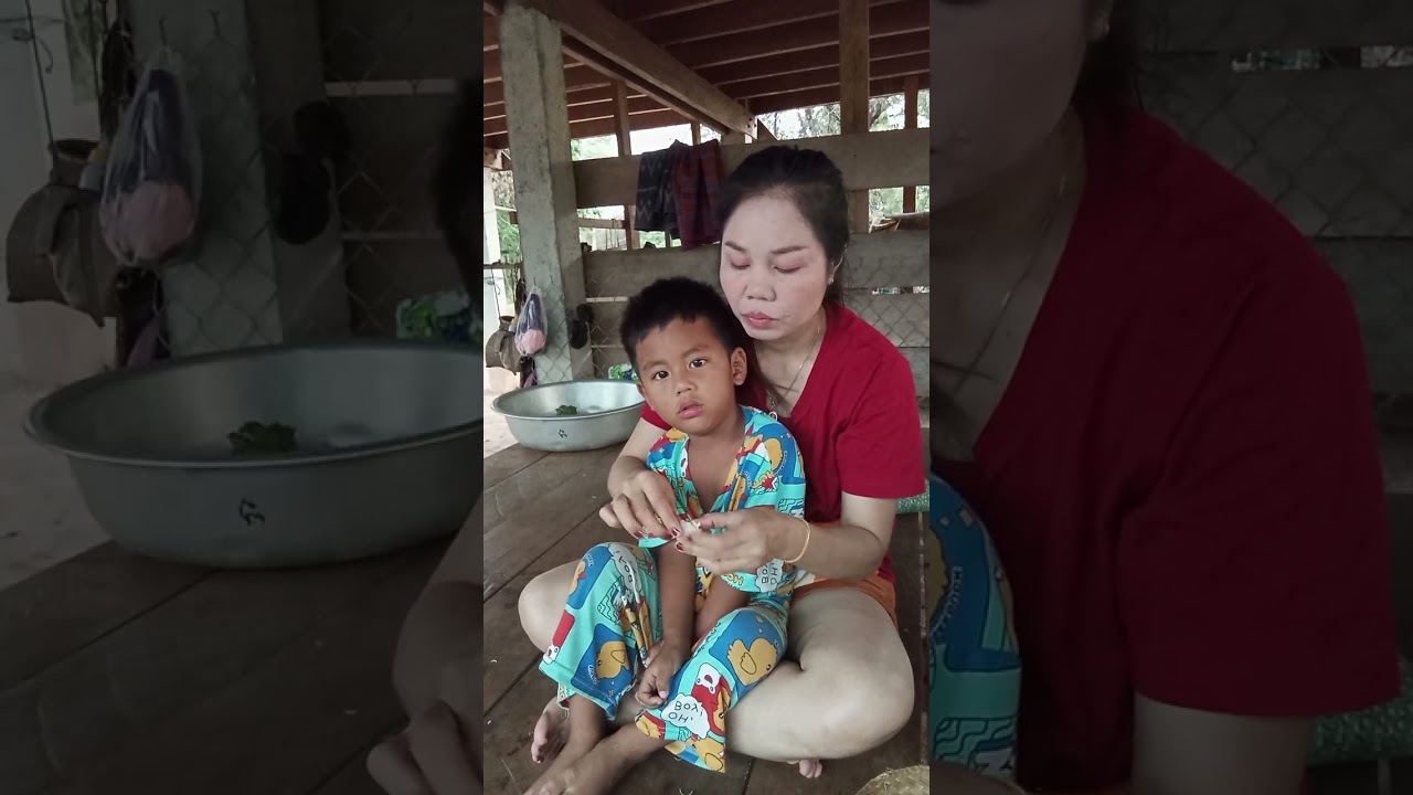 น้องนิวกินข้าวเก่งคราบพี่น้อง