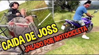 CAIDA DE JOSS / JOSS SE CAE JALADO POR UNA MOTOCICLETA / LOS DESTRAMPADOS