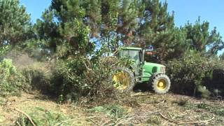 John Deere 6820 Com Triturador Florestal Agrimaster