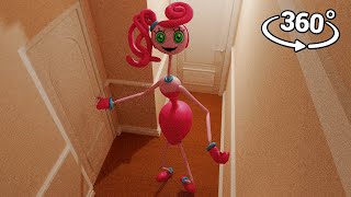 360° Mommy Long Legs enters your house in real life!