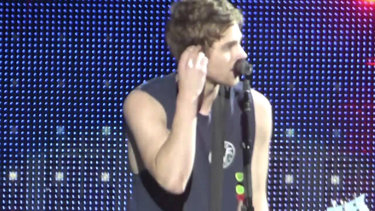 5 Seconds Of Summer Kinda Hot