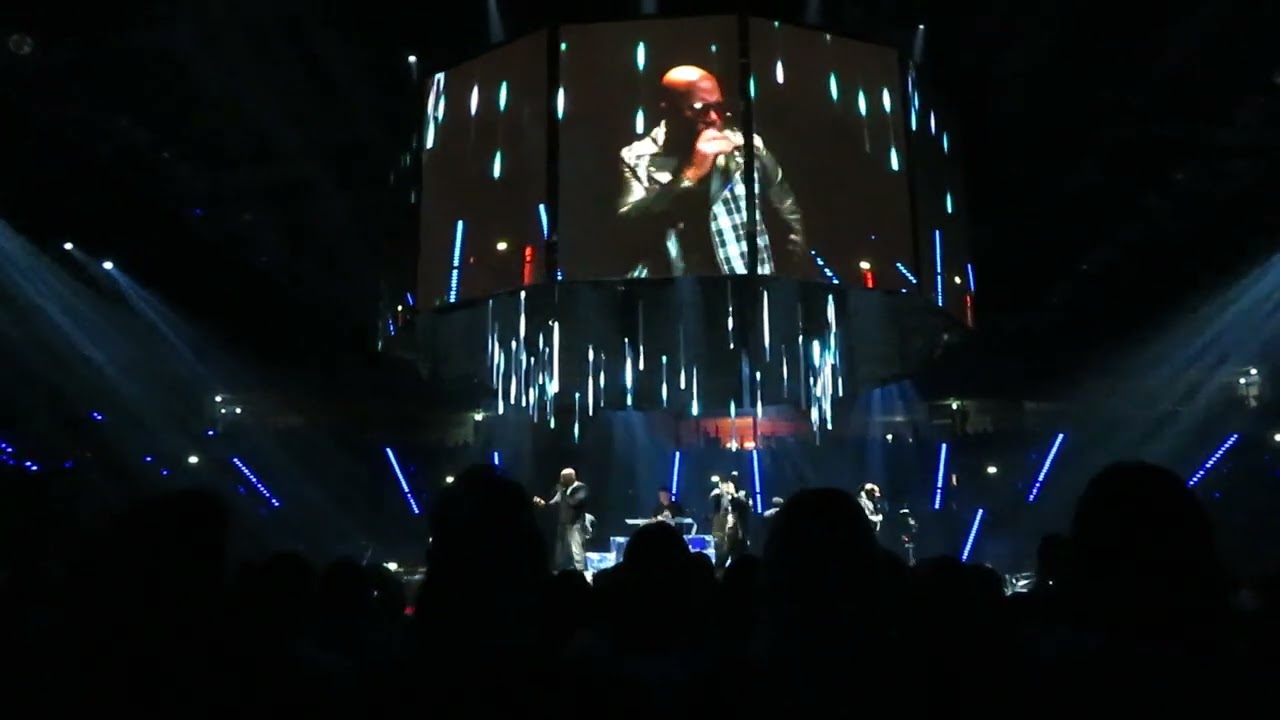 Naturally 7 - "I Still Haven't Found What I'm Looking For" - Stuttgart - 22nd November 2024