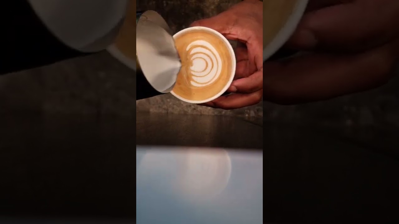 Fake Tulip – latte Art 😱🤯🤤☕️#shorts
