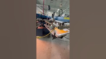 Screen printing a 7 color design with M&R Diamondback E | WeMakeTShirts.net