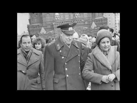 Делегация из г. Гагарина Смоленской обл. на Красной площади и на месте гибели Гагарина. 1984 год.
