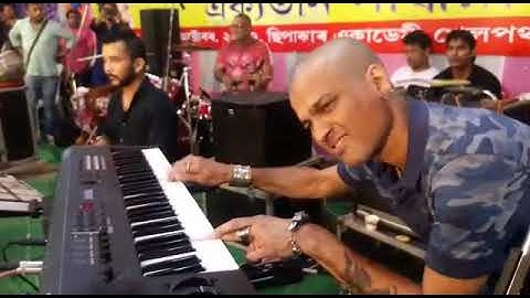 Zubeen Garg played Keyboard on stage at Sipajhar
