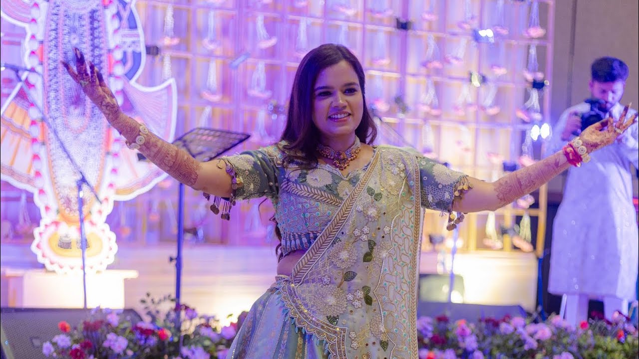 Bride dedicated performance for her Parents and In-laws