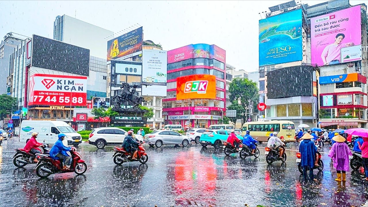 SÀI GÒN MƯA TRẮNG TRỜI VẤT VẢ CUỘC SỐNG MƯU SINH DÒNG NGƯỜI HỐI HẢ | HEAVY RAIN IN HO CHI MINH CITY