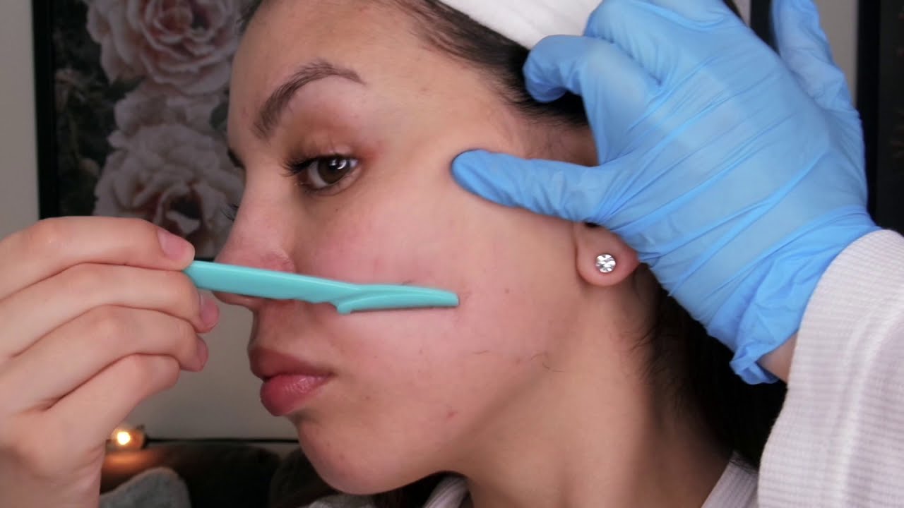 using women's razor on face
