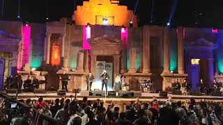 سيف نبيل يزلزل المسرح في الاردن بأغنية عشك موت