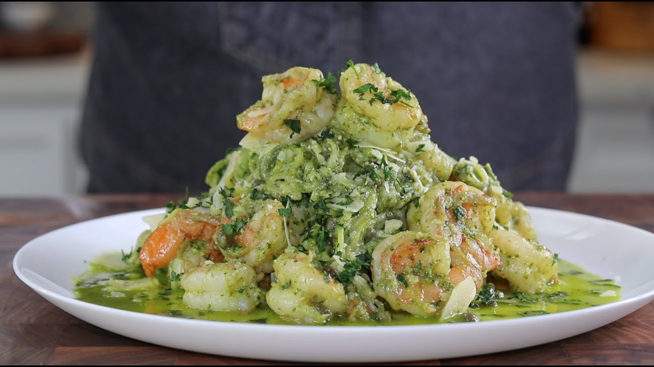 Míralo en vídeo — Pesto Shrimp with Zucchini Noodles