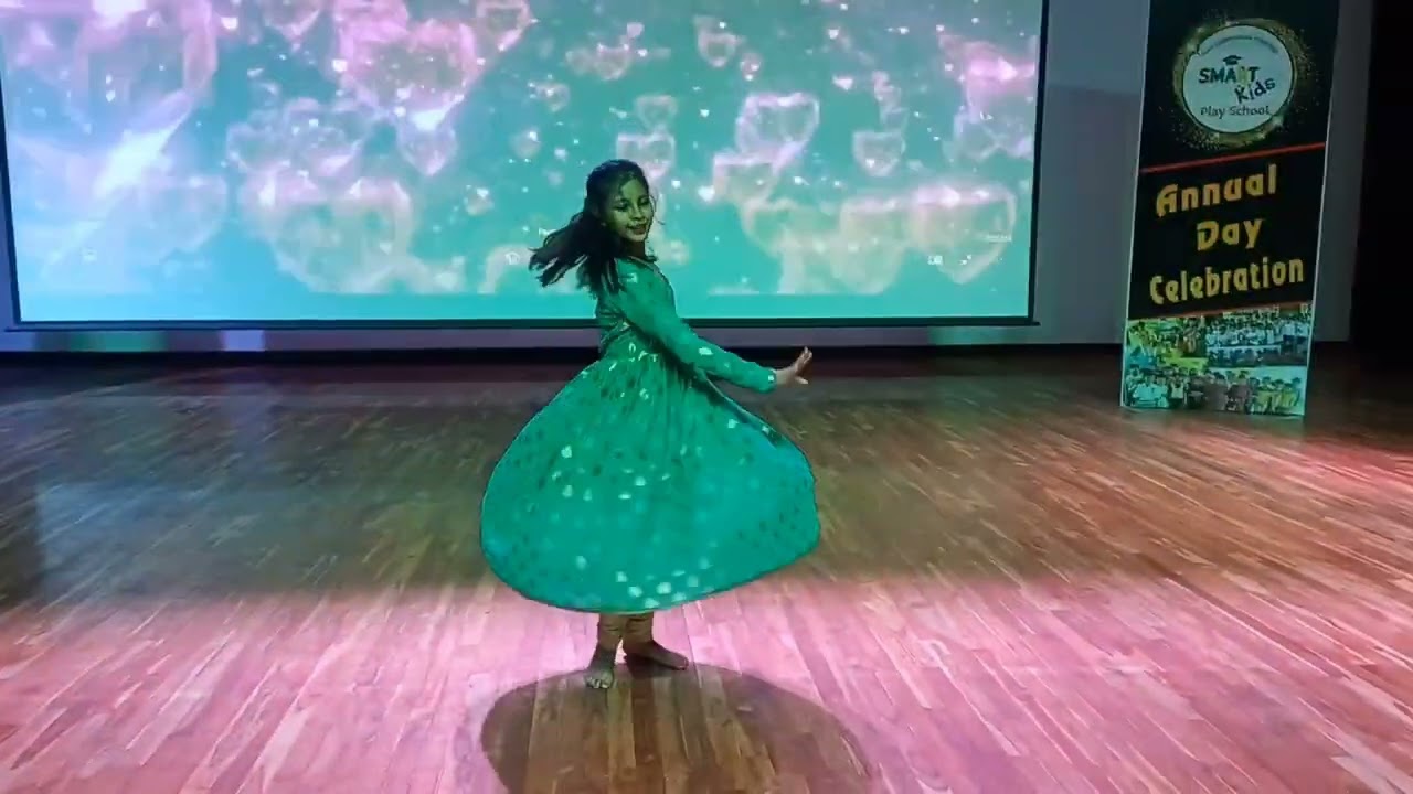 Deewani Mastani Song by renowned child dancer Shrestha Das,  