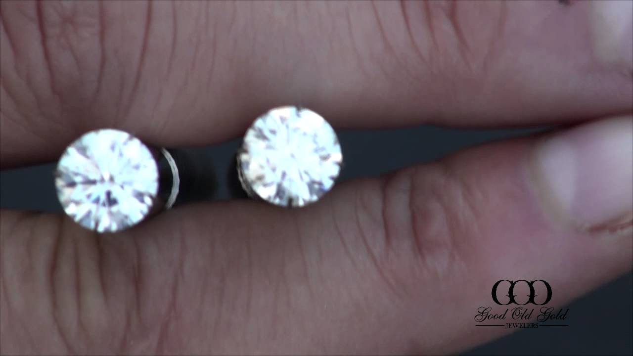 Viewing an Oval Diamond Ring using Natural Daylight