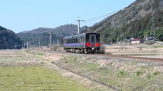 キハ１２１系普通９４２Ｄ榎踏切通過(2024.3.16)