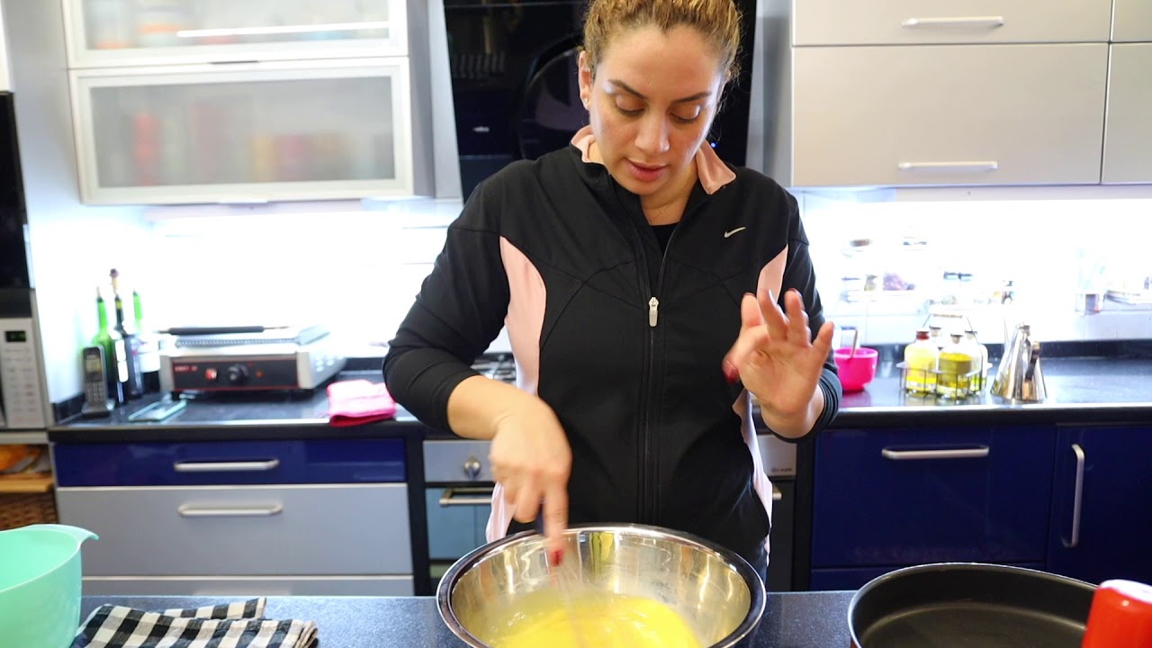 Omelette Espagnole: Cheese, Tomatoes, Scrambled Eggs Omelet