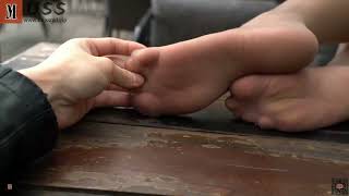 Download Lagu Cute Model Qianqian | Outdoor Pantyhose \u0026 Shorts Leg Showcase | 美脚ストッキング×ショーツ | 야외 스타킹 쇼츠 룩북 MP3